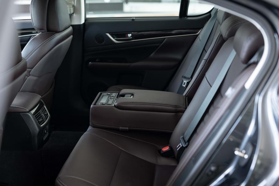 Интерьер Lexus GS450h 2015 года  (JP) (фото 17 из 26)